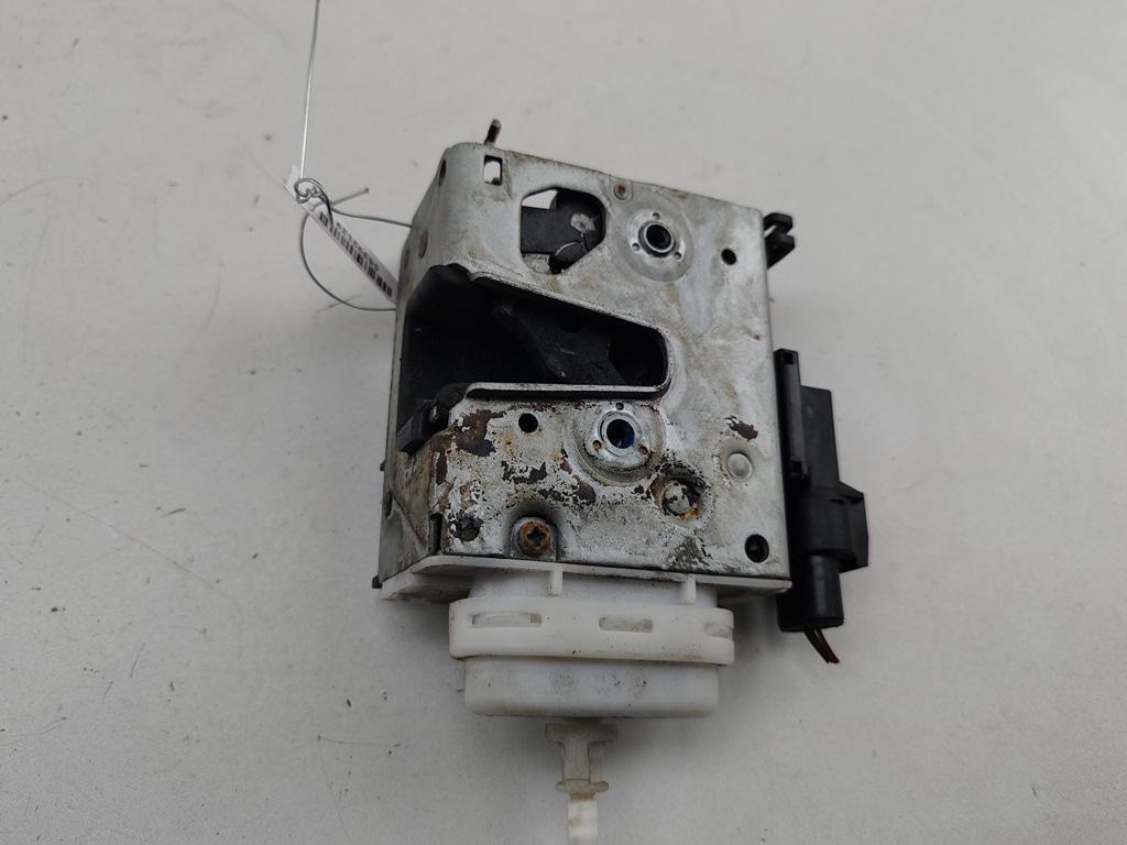 замок двери передней левой Audi A4 B5 1999, 1.8 л., Ti, бензин, МКПП, серый, седан, 8D1837015F