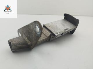 кронштейн заднего бампера Audi A4 B5 [рестайлинг] 2001, 2.4 л., бензин, МКПП, синий, универсал