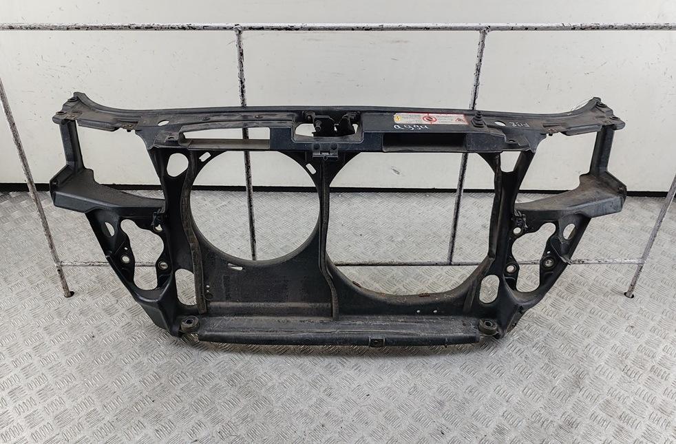 Рамка радиатора Audi A4 B5 1994, 1.6 л., бензин, МКПП, синий, седан, 1852734000