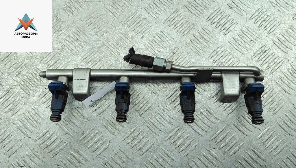 Форсунка топливная (комплект) Audi A4 B6 2001, 1.8 л., Ti, бензин, МКПП, серый, седан, 06B133551M - фото №1
