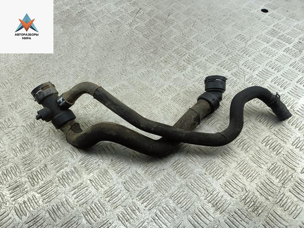 патрубок радиатора Audi A4 B6 2001, 1.8 л., Ti, бензин - фото №1