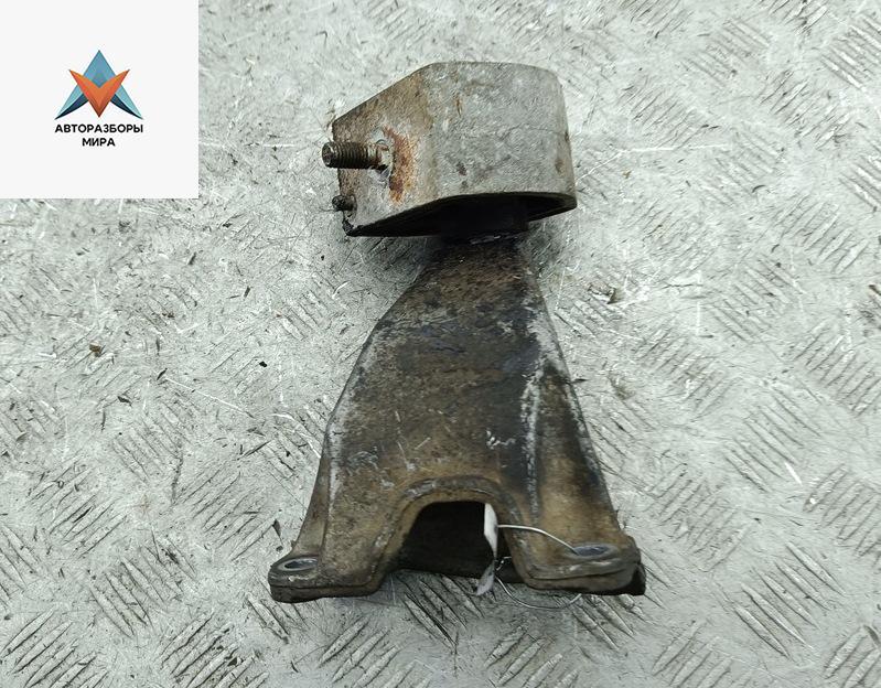 кронштейн КПП Audi A6 4B/C5 1998, 1.8 л., Ti, бензин, МКПП, чёрный, универсал, 8D0399113AB - фото №1