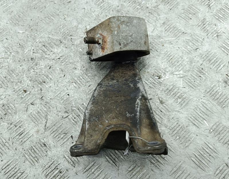 кронштейн КПП Audi A6 C5 1998, 1.8 л., Ti, бензин, МКПП, чёрный, универсал, 8D0399113AB