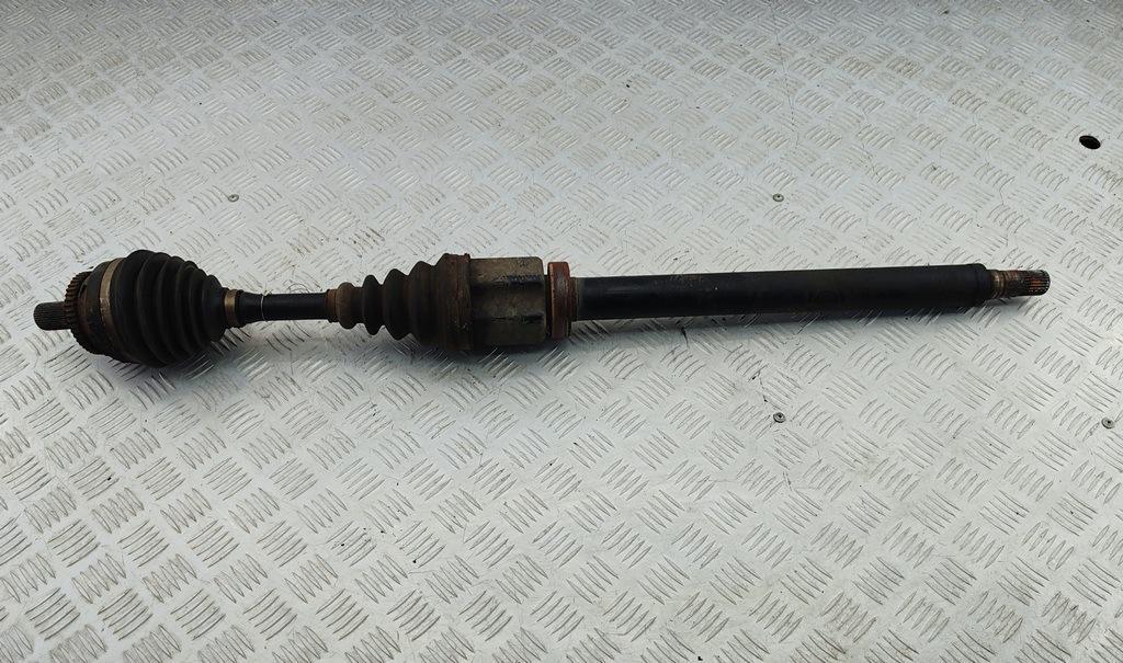 полуось передняя правая (приводной вал, ШРУС) Volvo V70 2 поколение 2002, 2.4 л., дизель, АКПП, серый, универсал - фото №1