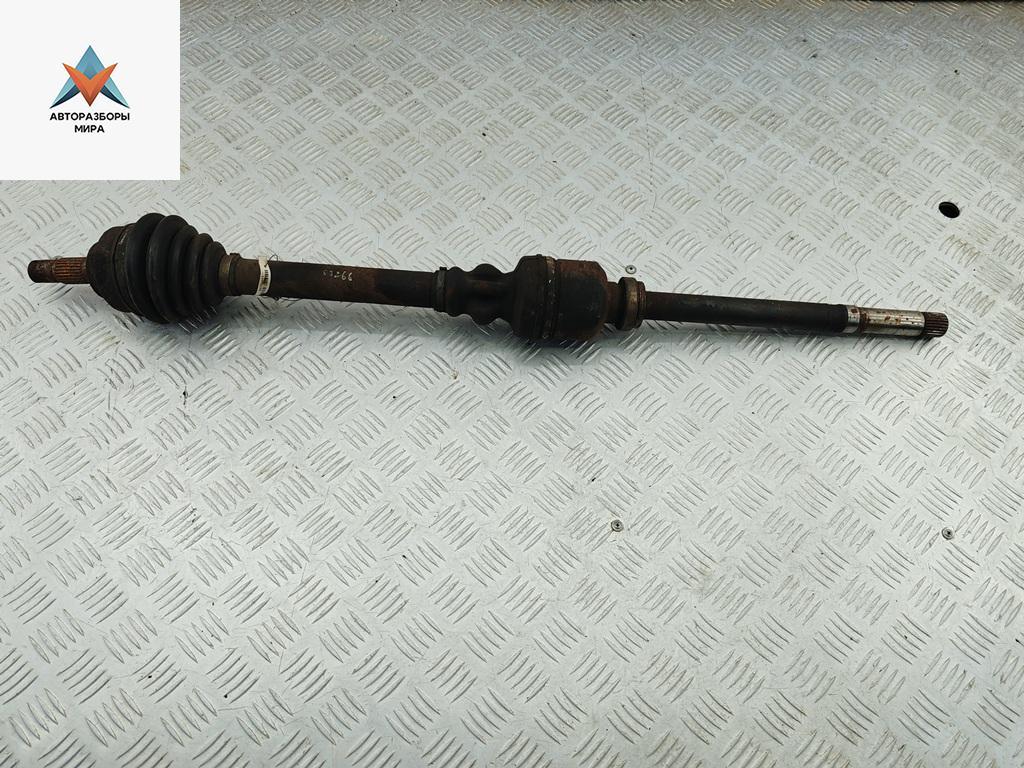 полуось передняя правая (приводной вал, ШРУС) Peugeot 307 1 поколение 2002, 1.6 л., бензин, МКПП, чёрный, универсал - фото №1
