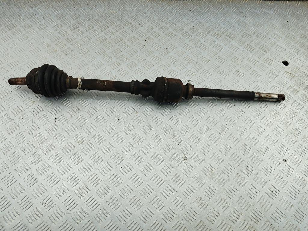 полуось передняя правая (приводной вал, ШРУС) Peugeot 307 1 поколение 2002, 1.6 л., бензин, МКПП, чёрный, универсал - фото №1