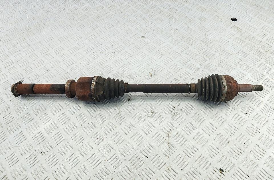 полуось передняя правая (приводной вал, ШРУС) Renault Scenic 2 поколение 2005, 2.0 л., бензин, АКПП, синий, минивэн - фото №1