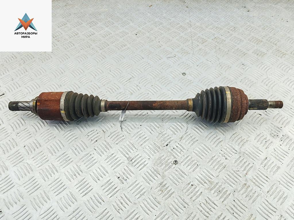полуось передняя левая (приводной вал, ШРУС) Renault Scenic 3 поколение 2010, 1.4 л., бензин, МКПП, серый, минивэн - фото №1