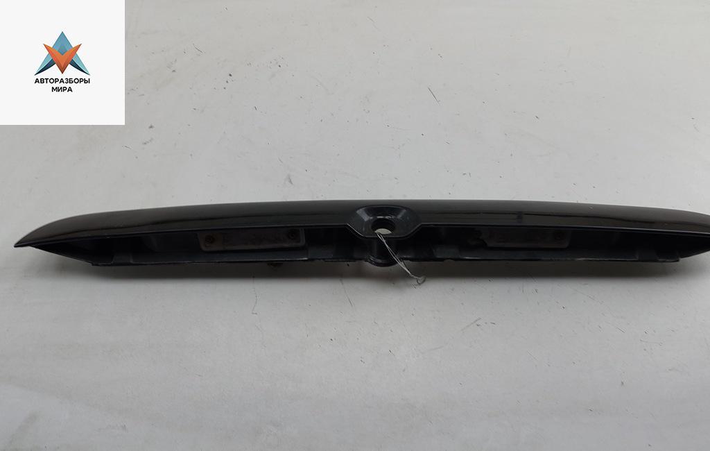 накладка подсветки номера Opel Zafira 1 поколение (A) 2002, 1.6 л., бензин, МКПП, чёрный, минивэн, 90579631 - фото №1