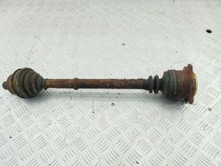 полуось передняя правая (приводной вал, ШРУС) Audi A6 4A/C4 1994, 2.6 л., бензин, МКПП, синий, седан