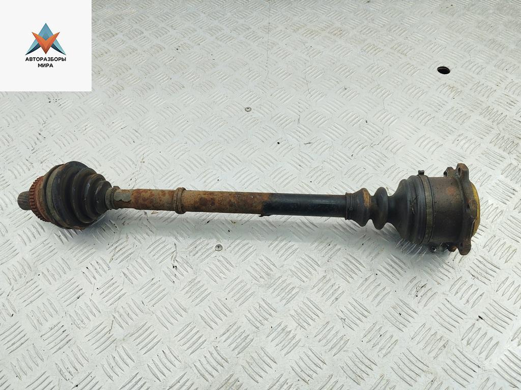 полуось передняя левая (приводной вал, ШРУС) Audi A6 4A/C4 1994, 2.6 л., бензин, МКПП, синий, седан - фото №1