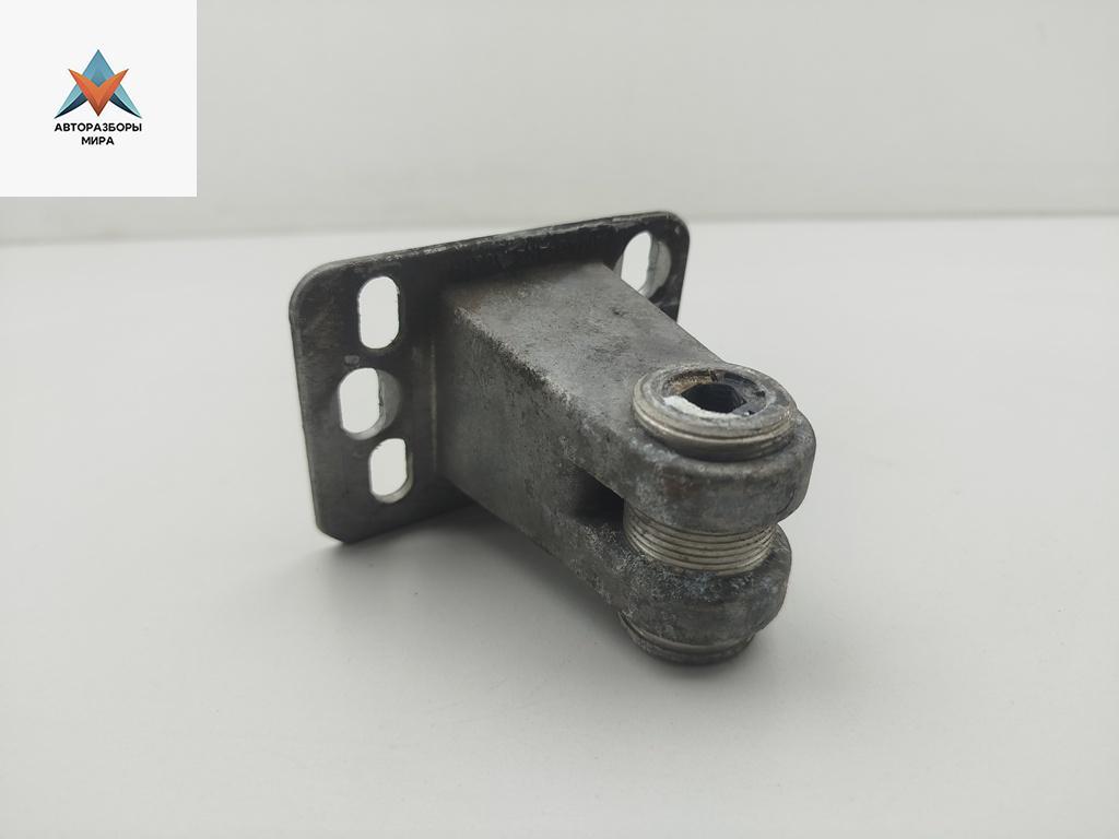 кронштейн переднего бампера Audi A6 4A/C4 1994, 2.6 л., бензин, МКПП, синий, седан, 4A0807129B - фото №1