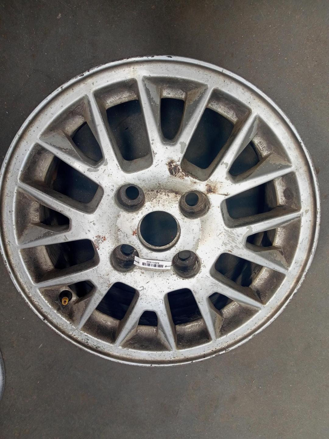 диск литой Mitsubishi Carisma 1998, 1.8 л., бензин, АКПП, зелёный, седан
