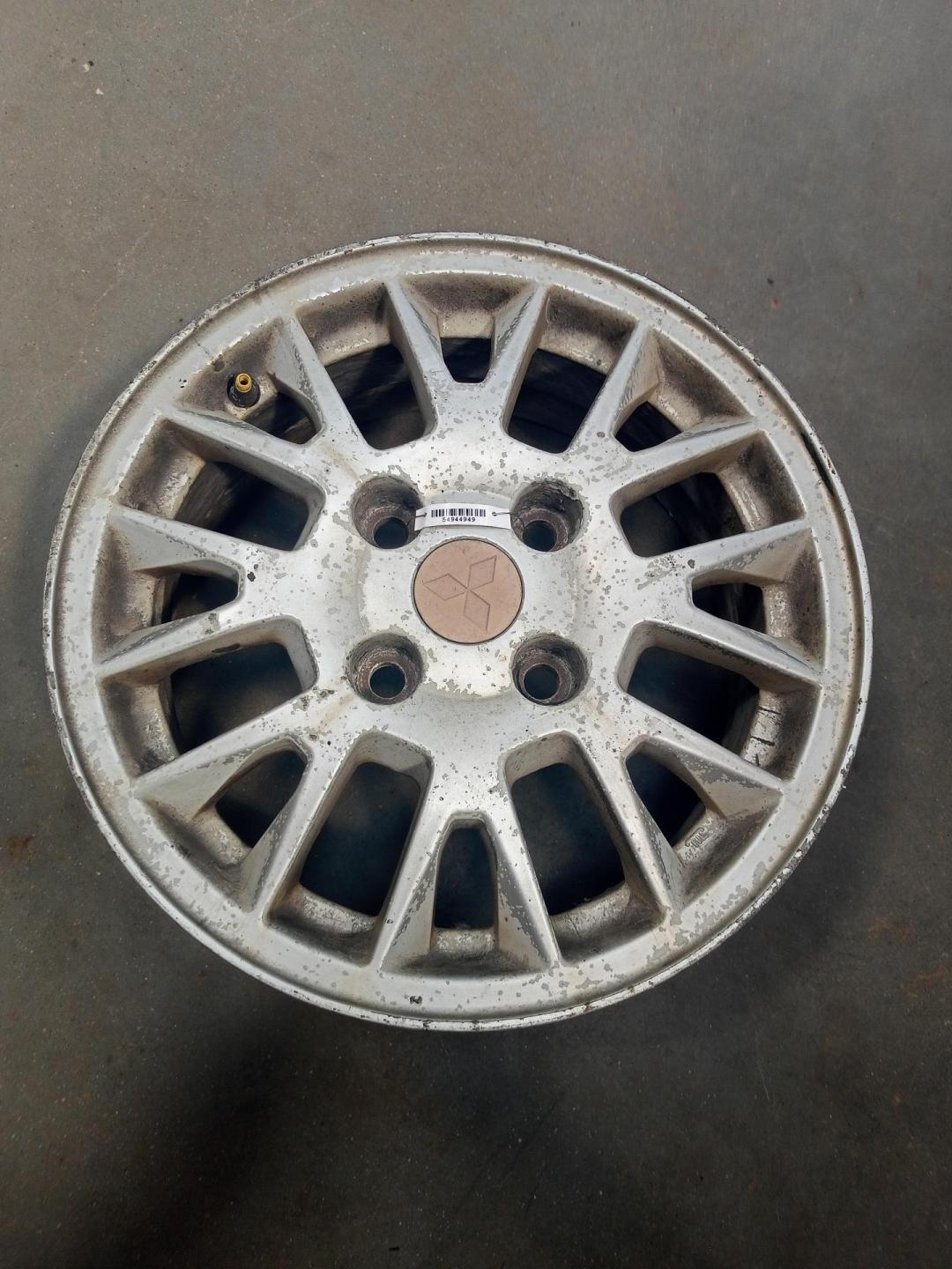 диск литой Mitsubishi Carisma 1998, 1.8 л., бензин, АКПП, зелёный, седан