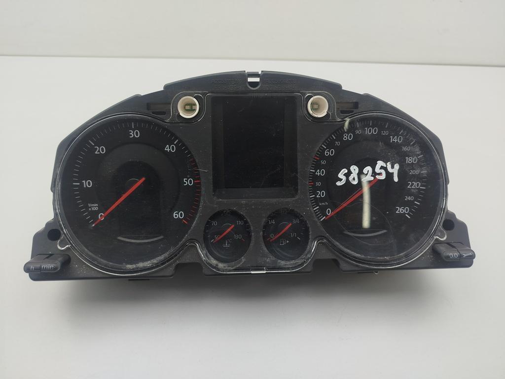 приборная панель Volkswagen Passat B6 2005, 2.0 л., дизель, МКПП, серый, универсал