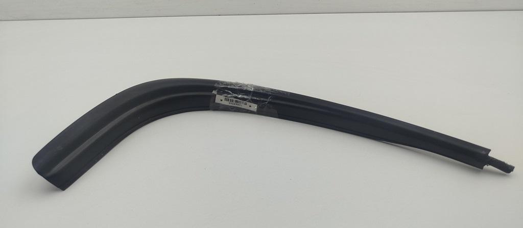 молдинг (накладка кузовная) BMW 3 E46 2002, 2.0 л., бензин, МКПП, серый, седан