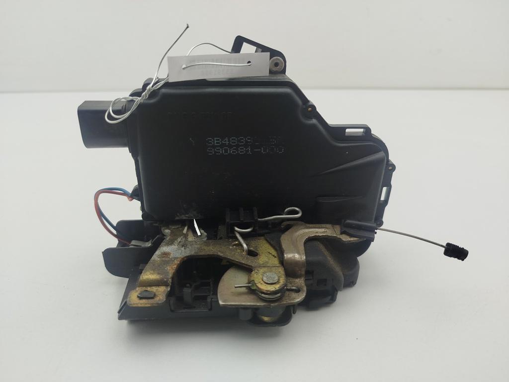 замок двери задней левой Volkswagen Passat B5 1999, 1.9 л., дизель, МКПП, зелёный, универсал, 3B4839015