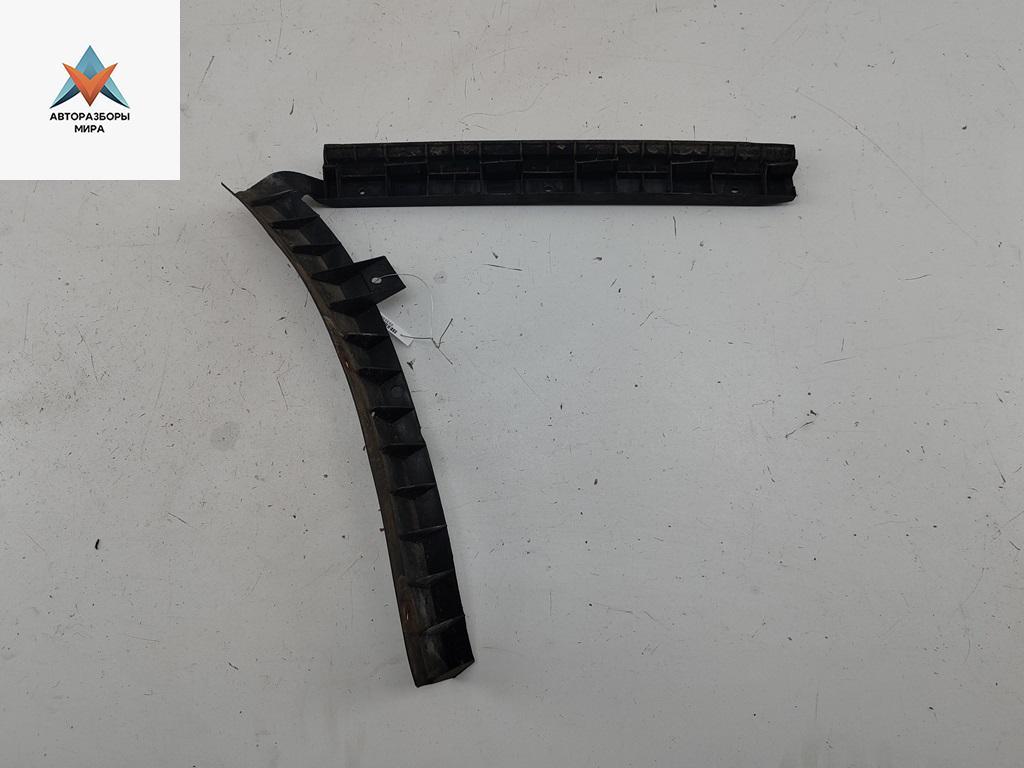 кронштейн заднего бампера Volkswagen Passat B5 1998, 1.6 л., бензин, МКПП, серый, седан, 3B5807393 - фото №1