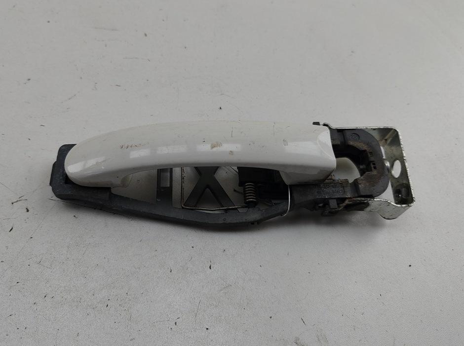 ручка наружная передняя левая Volkswagen Touran 2006, 2.0 л., дизель, МКПП, белый, минивэн, 1T0837885A