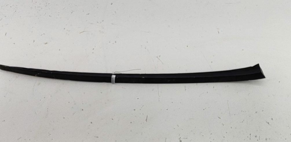 молдинг лобового стекла Opel Astra J 2011, 1.4 л., бензин, МКПП, белый, универсал, 13280302