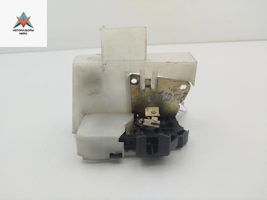 замок двери передней правой Renault Scenic 1 поколение 1998, 1.6 л., бензин, МКПП, зелёный, минивэн - фото №1
