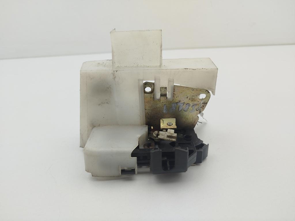 замок двери передней правой Renault Scenic I 1998, 1.6 л., бензин, МКПП, зелёный, минивэн