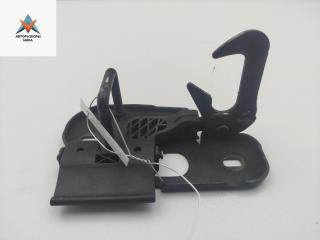 ответная часть (скоба) замка двери Volkswagen Passat B6 2006, 1.6 л., бензин, МКПП, синий, универсал, 3C0823480