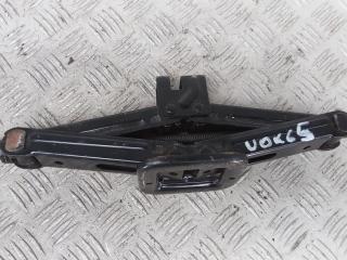 домкрат Toyota Auris 1 поколение 2009, 1.3 л., бензин, МКПП, хетчбэк 5 дв.