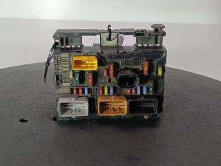 блок предохранителей Citroen C4 1 поколение 2006, цвет, 9661708080