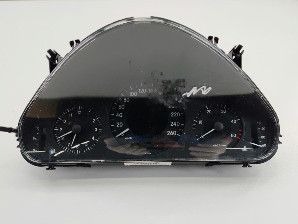 приборная панель Mercedes-Benz E W211 2006, 2.2 л., дизель, МКПП, чёрный, универсал, 2115402348