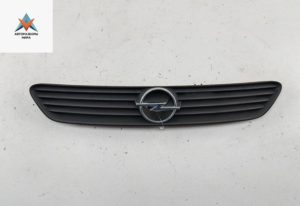 решетка радиатора Opel Astra G 2000, серый, универсал, 90588120 - фото №1