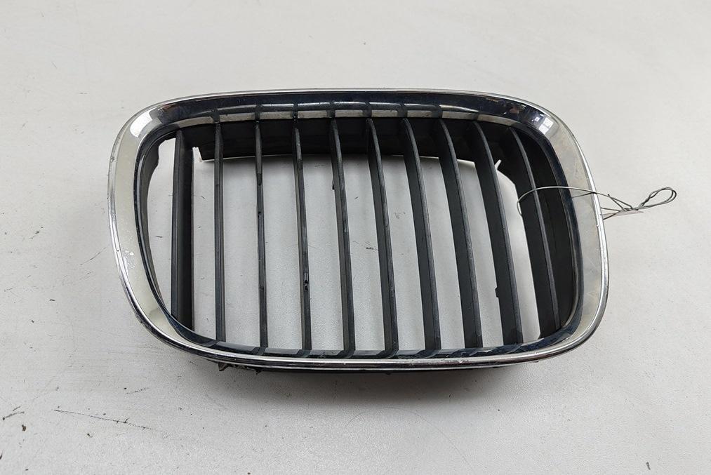 решетка радиатора BMW 5 E39 2000, серый, универсал, 8159312