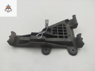 кронштейн переднего бампера Audi 80 8C/B4 1994, 2.0 л., бензин, МКПП, красный, седан, 8A0807284