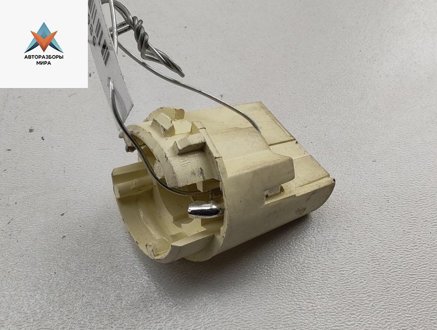 Патрон лампы фонаря BMW 7 серия E65/E66/E67 2003, 4.4 л., бензин, АКПП, серый, седан, 133296 - фото №1