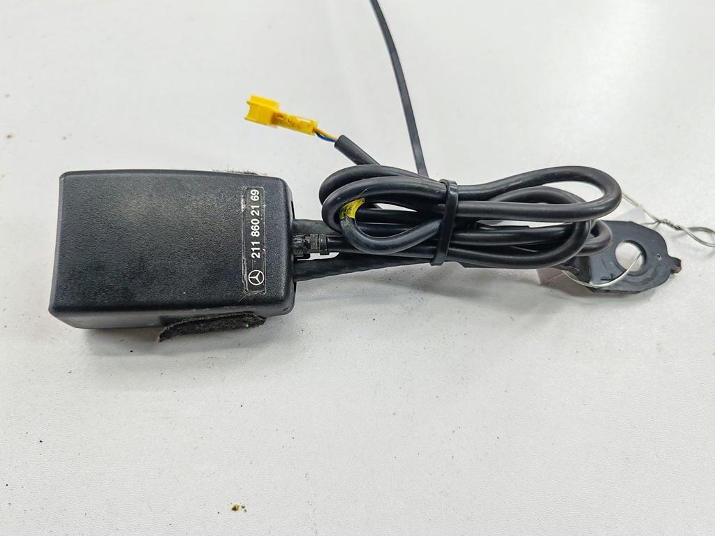 замок ремня безопасности Mercedes-Benz E W211 2006, 2.2 л., дизель, МКПП, чёрный, универсал, 2118602169