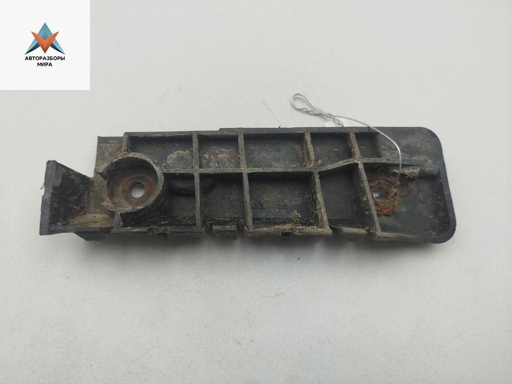 кронштейн переднего бампера Audi A4 B6 2001, 1.8 л., Ti, бензин, МКПП, серый, седан, 8E0807283A - фото №1