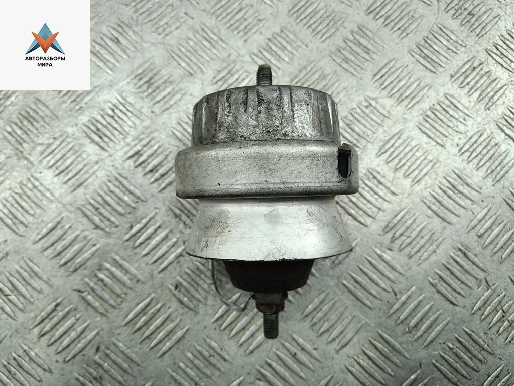 подушка крепления двигателя Audi A6 4F/C6 2005, 2.4 л., бензин, АКПП, серый, универсал, 4F0199382BH - фото №1