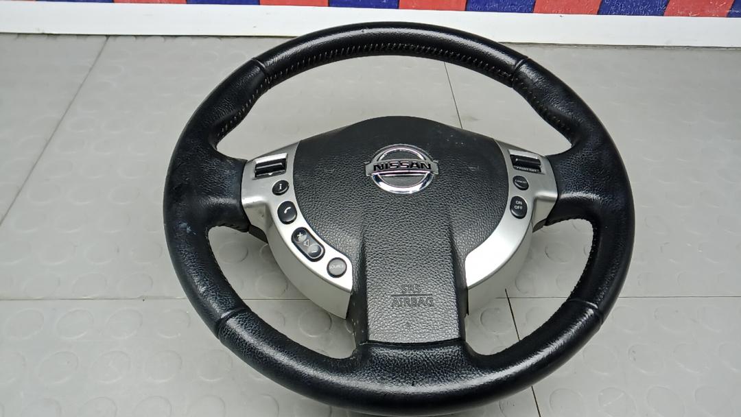 руль Nissan Qashqai 1 поколение 2009, 1.5 л., дизель, МКПП, внедорожник 5 дв. - фото №1
