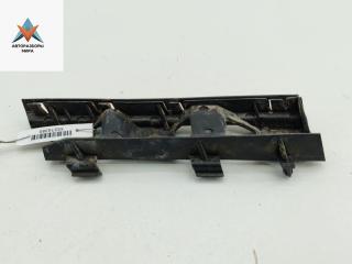 кронштейн переднего бампера Volkswagen Passat B6 2005, 2.0 л., дизель, МКПП, серый, универсал, 3C0807184