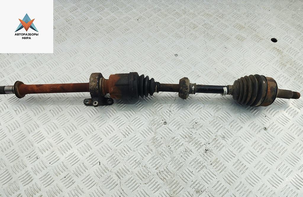 полуось передняя правая (приводной вал, ШРУС) Honda CR-V 2 поколение 2002, 2.0 л., бензин, МКПП, чёрный, внедорожник 5 дв. - фото №1