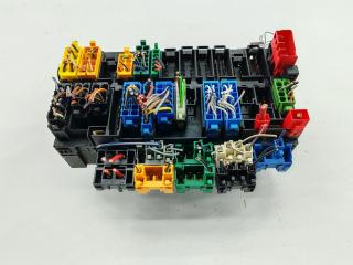 блок предохранителей Volkswagen Passat B4 1996, 2.0 л., бензин, АКПП, серый, универсал, 357937039