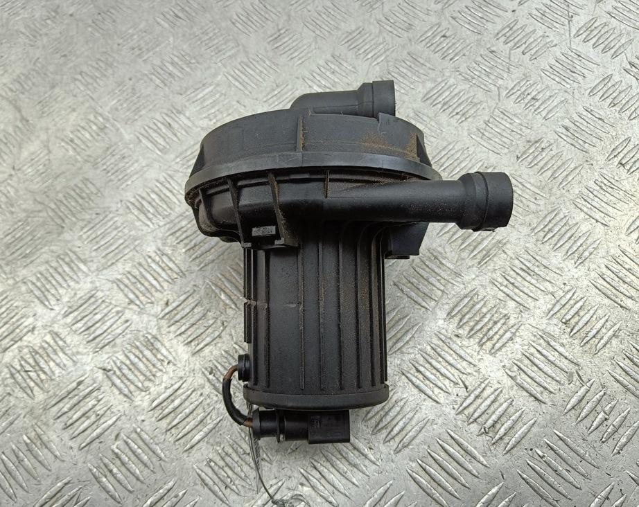 насос продувки катализатора Skoda Octavia mk1 (A4 1U) 2004, 2.0 л., бензин, АКПП, серый, универсал, 06A959253B
