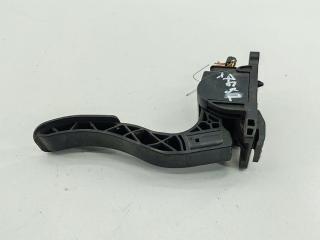 педаль Mercedes-Benz Sprinter 2 поколение (W906) 2007, 2.2 л., дизель, МКПП, белый, микроавтобус, 9063000404
