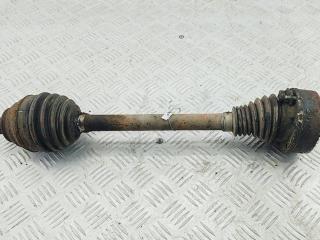 полуось передняя левая (приводной вал, ШРУС) Volkswagen Passat B6 2006, 1.6 л., бензин, МКПП, синий, универсал