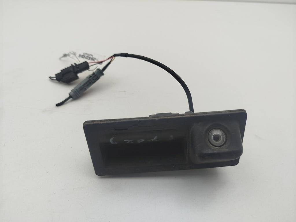 кнопка открытия багажника Volkswagen Passat B6 2009, 2.0 л., дизель, АКПП, серый, универсал, 5N0827566D