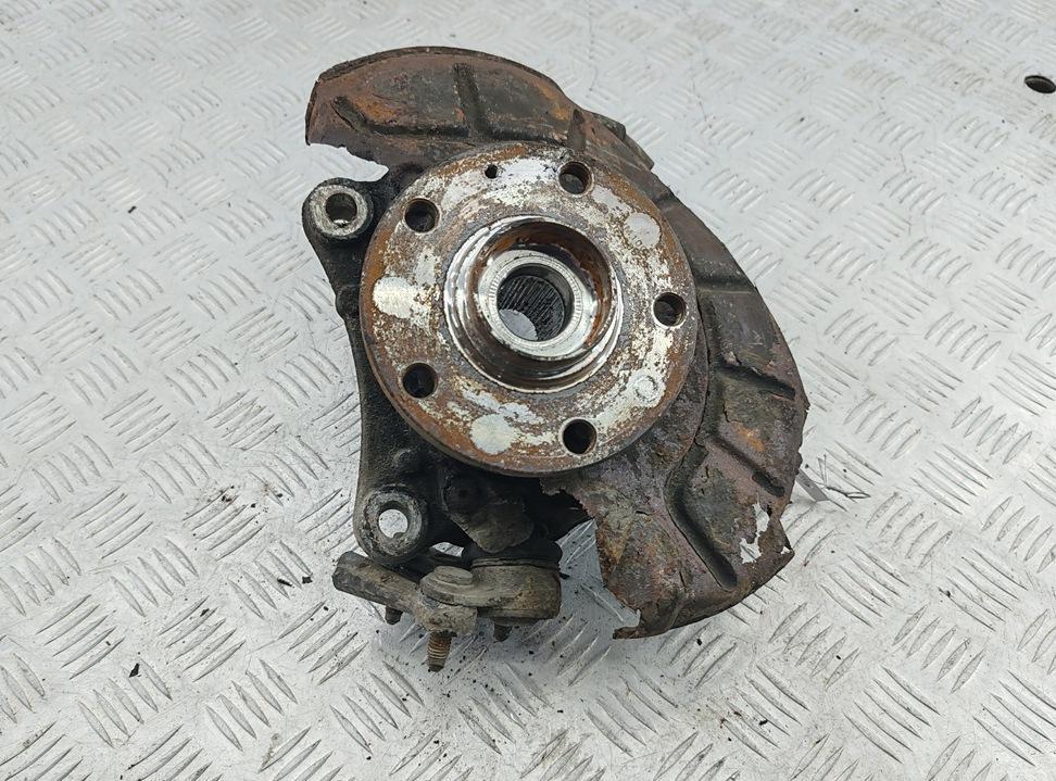 ступица передняя левая Volkswagen Passat B6 2006, 1.6 л., бензин, МКПП, синий, универсал