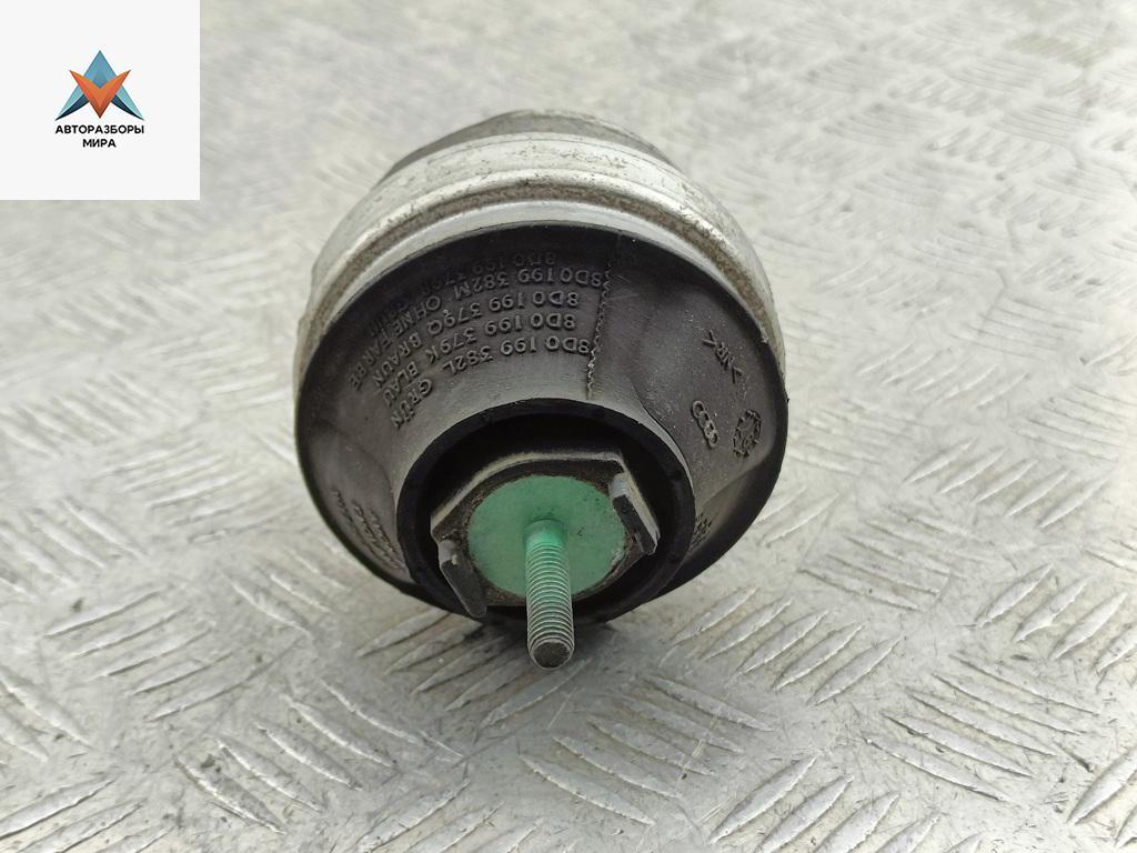 подушка крепления двигателя Volkswagen Passat B5 1997, 1.8 л., бензин, МКПП, красный, универсал, 8D0199382L - фото №1