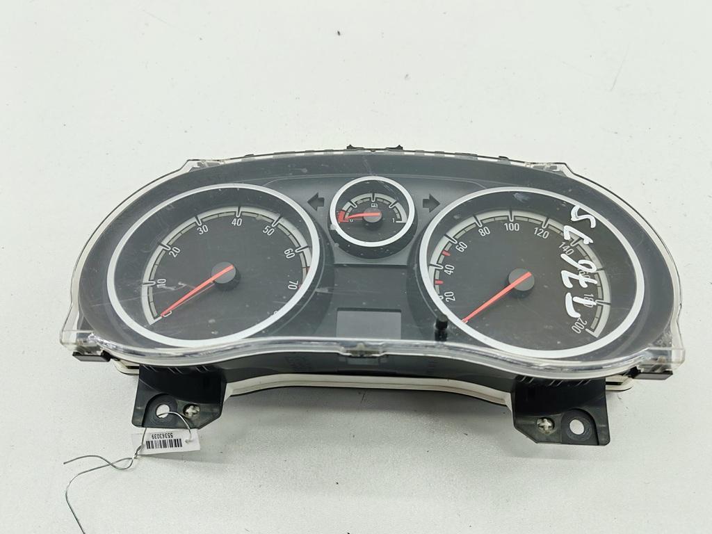 приборная панель Opel Corsa D 2009, 1.2 л., бензин, МКПП, бежевый, хетчбэк 5 дв., 13285375