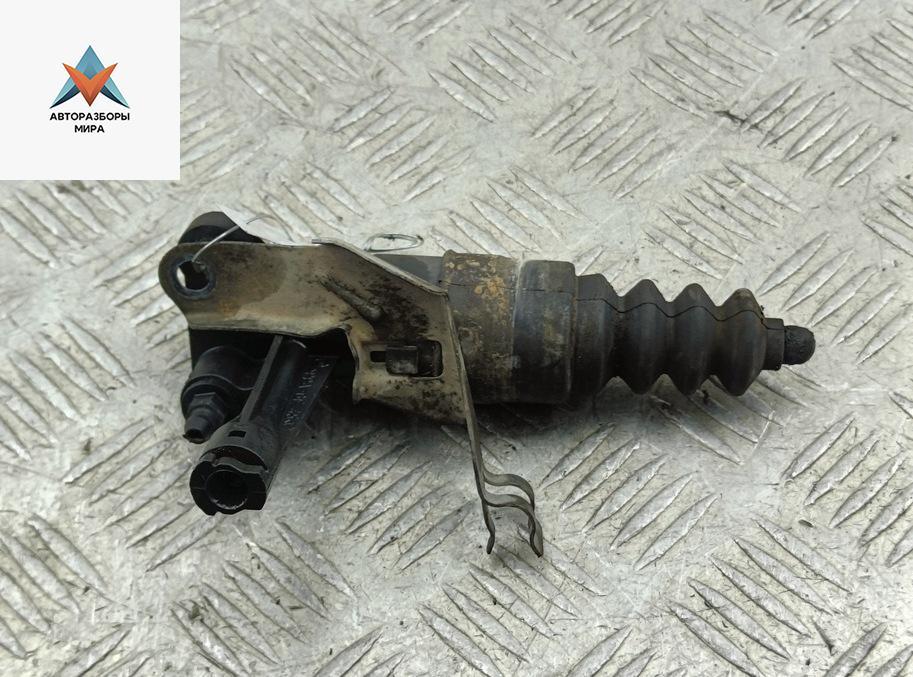 цилиндр сцепления рабочий Volkswagen Passat B5 1999, 1.9 л., дизель, МКПП, зелёный, универсал, 8E0721257A - фото №1