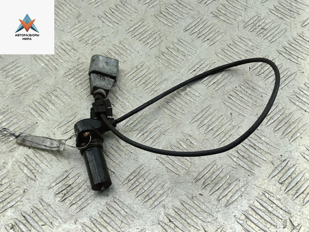 датчик коленвала Volkswagen Golf 4 поколение 2001, 1.9 л., дизель, МКПП, чёрный, универсал, 038907319F - фото №1